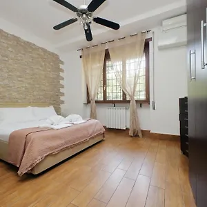 Vatican Flat Cozy With Private Court Rome